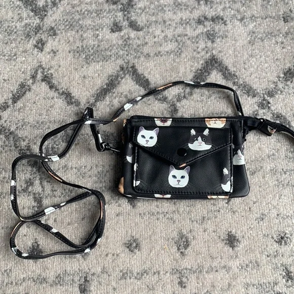Kitty Wristlet - Picture 7 of 7